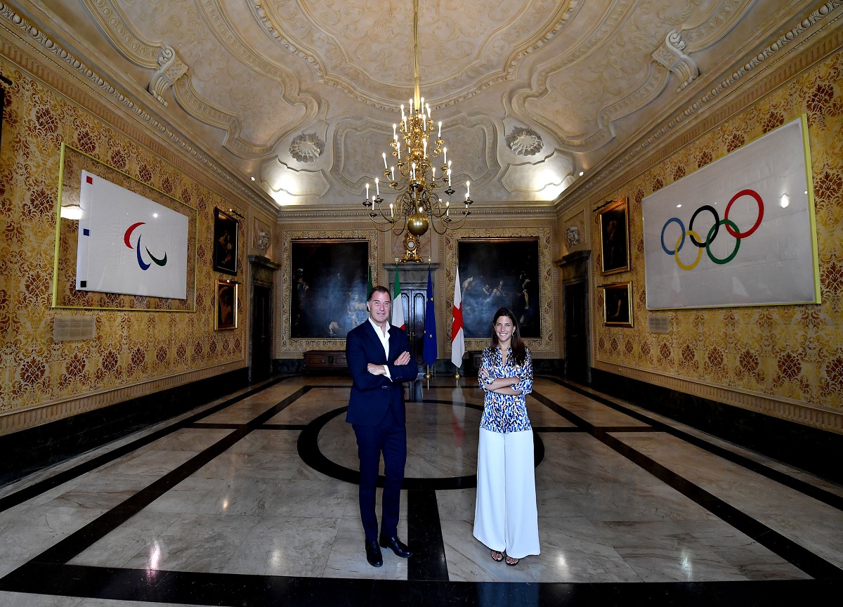 Milano-Cortina 2026: a Palazzo Marino le bandiere olimpica e paralimpica. FOTO Milano-Cortina 2026: a Palazzo Marino le bandiere olimpica e paralimpica. FOTO