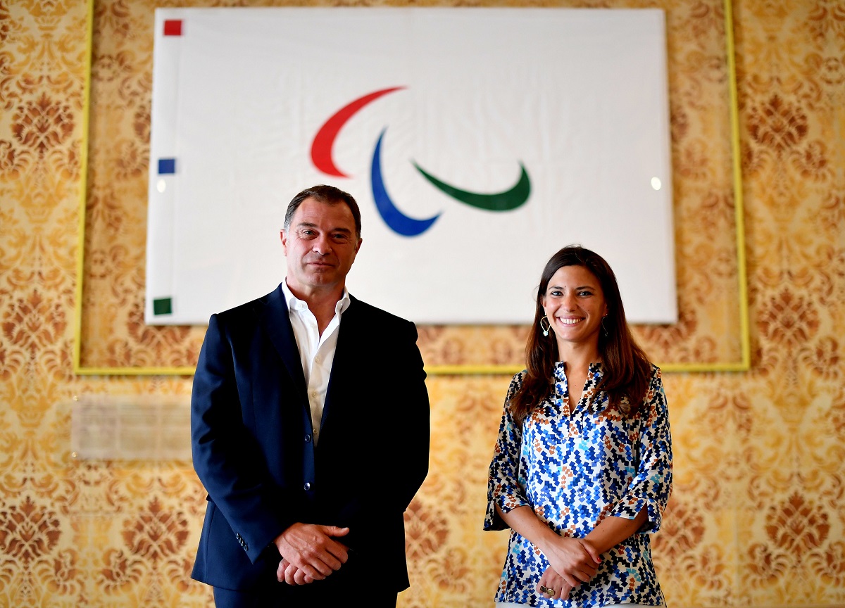 Milano-Cortina 2026: a Palazzo Marino le bandiere olimpica e paralimpica. FOTO Milano-Cortina 2026: a Palazzo Marino le bandiere olimpica e paralimpica. FOTO