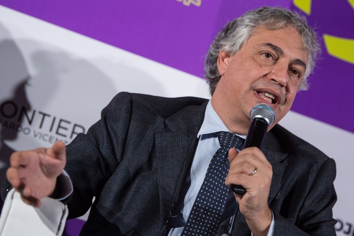 Paolo Orneli: è il “battitore libero”. Dopo l’estate arrivano nuove idee Paolo Orneli: è il “battitore libero”. Dopo l’estate arrivano nuove idee