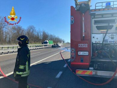 Torino, scontro tra un’auto e un bus: morti e feriti