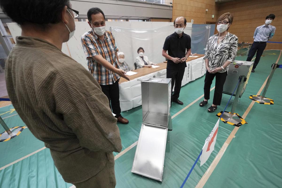 Elezioni a Tokyo, effetto Abe sul voto: i liberaldemocratici verso la vittoria Elezioni a Tokyo, effetto Abe sul voto: i liberaldemocratici verso la vittoria