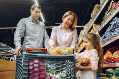 Istat, il caro prezzi svuota tasche e carrelli: cresce la spesa nei discount