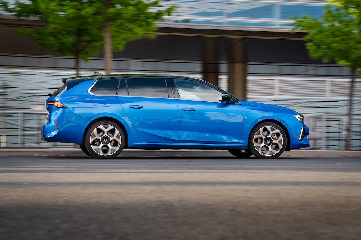 Opel Astra Sports Tourer: spaziosa, sportiva, funzionale e controcorrente