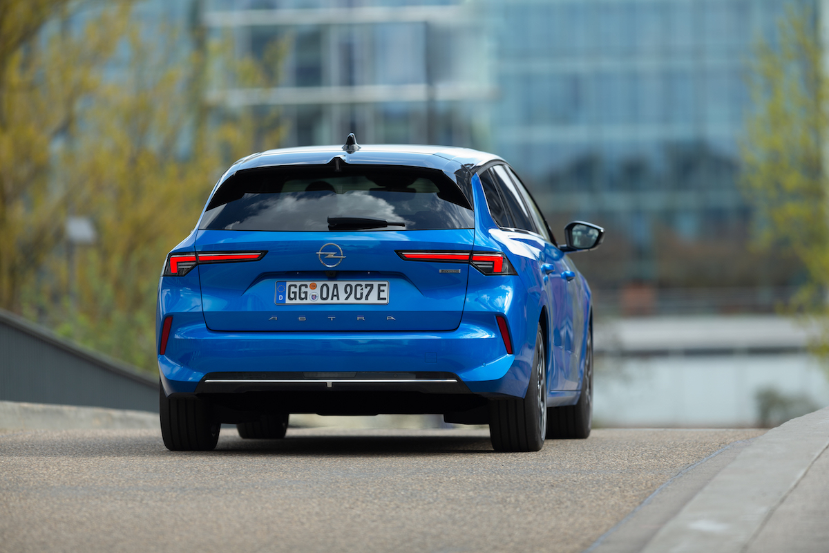Opel Astra Sports Tourer: spaziosa, sportiva, funzionale e controcorrente