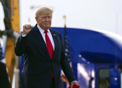 “Trump voleva la guerra civile”. Processo Capitol Hill, tycoon spalle al muro