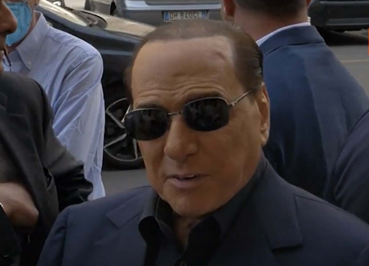 Berlusconi non ne può più dei 5s: “Pd sia responsabile. Campo largo? No santo” Berlusconi non ne può più dei 5s: “Pd sia responsabile. Campo largo? No santo”