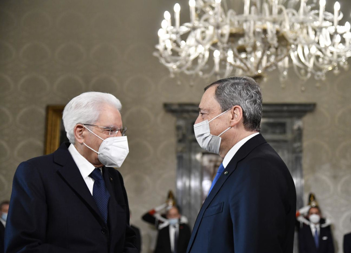 Quirinale, Mattarella rimanda Draghi in Parlamento. Non per chiedergli il bis Quirinale, Mattarella rimanda Draghi in Parlamento. Non per chiedergli il bis