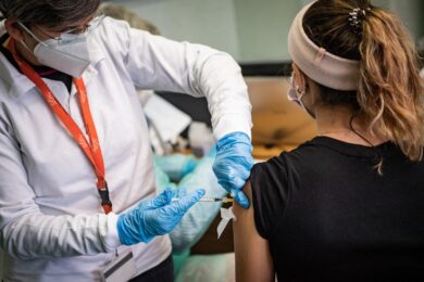 Vaccino: Lombardia, 17mila quarte dosi somministrate dal 12/7