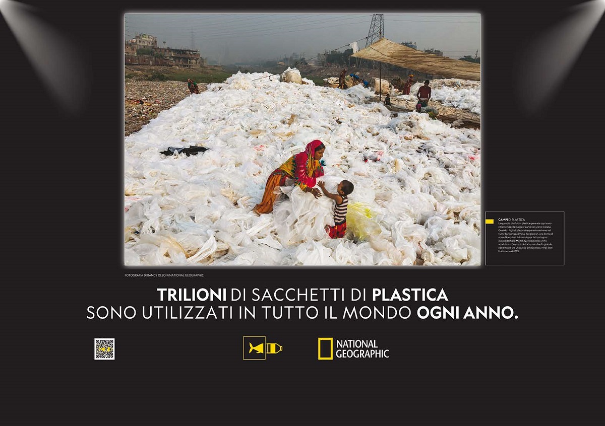 Gli scatti del National Geographic nella mostra “PlasticNET” a Novate Milanese Gli scatti del National Geographic nella mostra “PlasticNET” a Novate Milanese