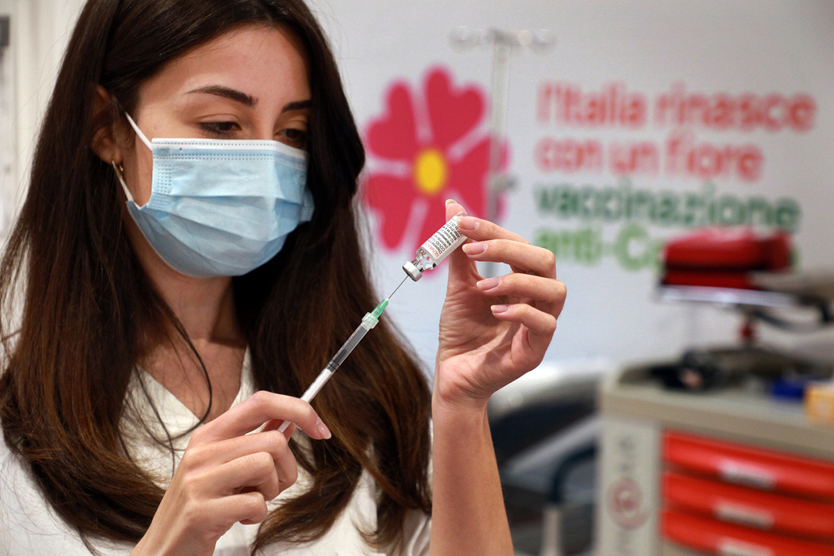 Abrignani: “Non farò la quarta dose, ho gli anticorpi”. Italiani disorientati Abrignani: “Non farò la quarta dose, ho gli anticorpi”. Italiani disorientati