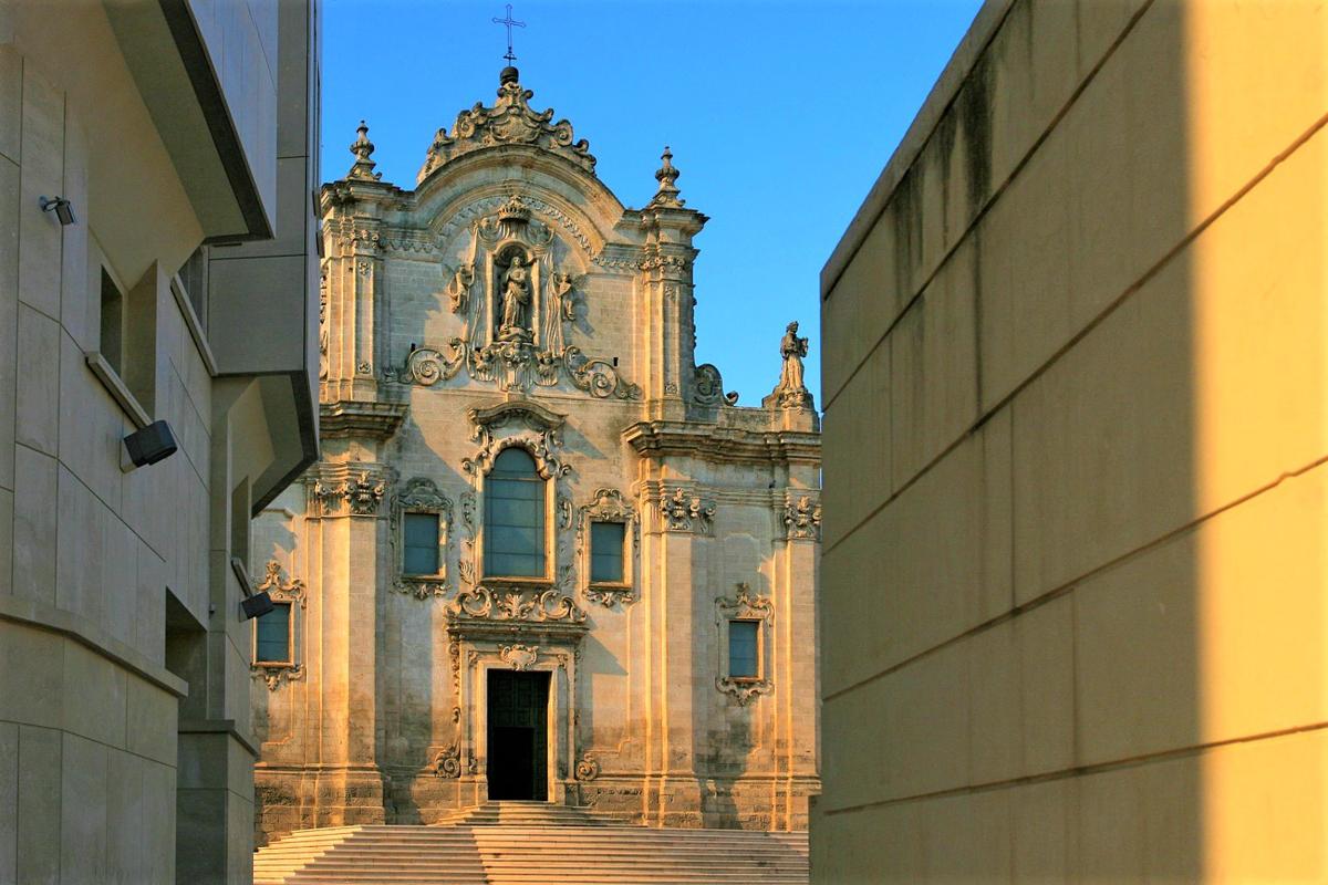 Viaggio a Matera, città straordinaria e unica. Leggi la guida per l’estate ’22