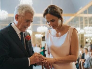 Lia Quartapelle e Claudio Martelli sposi. Il sì a Palazzo Marino a Milano