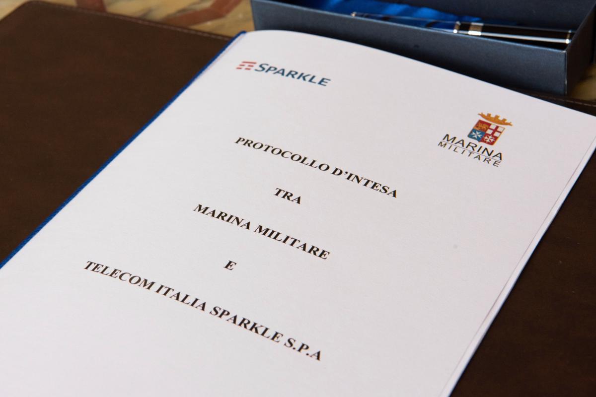 Sparkle, al via accordo per tutelare cavi di comunicazione sottomarini Sparkle, al via accordo per tutelare cavi di comunicazione sottomarini