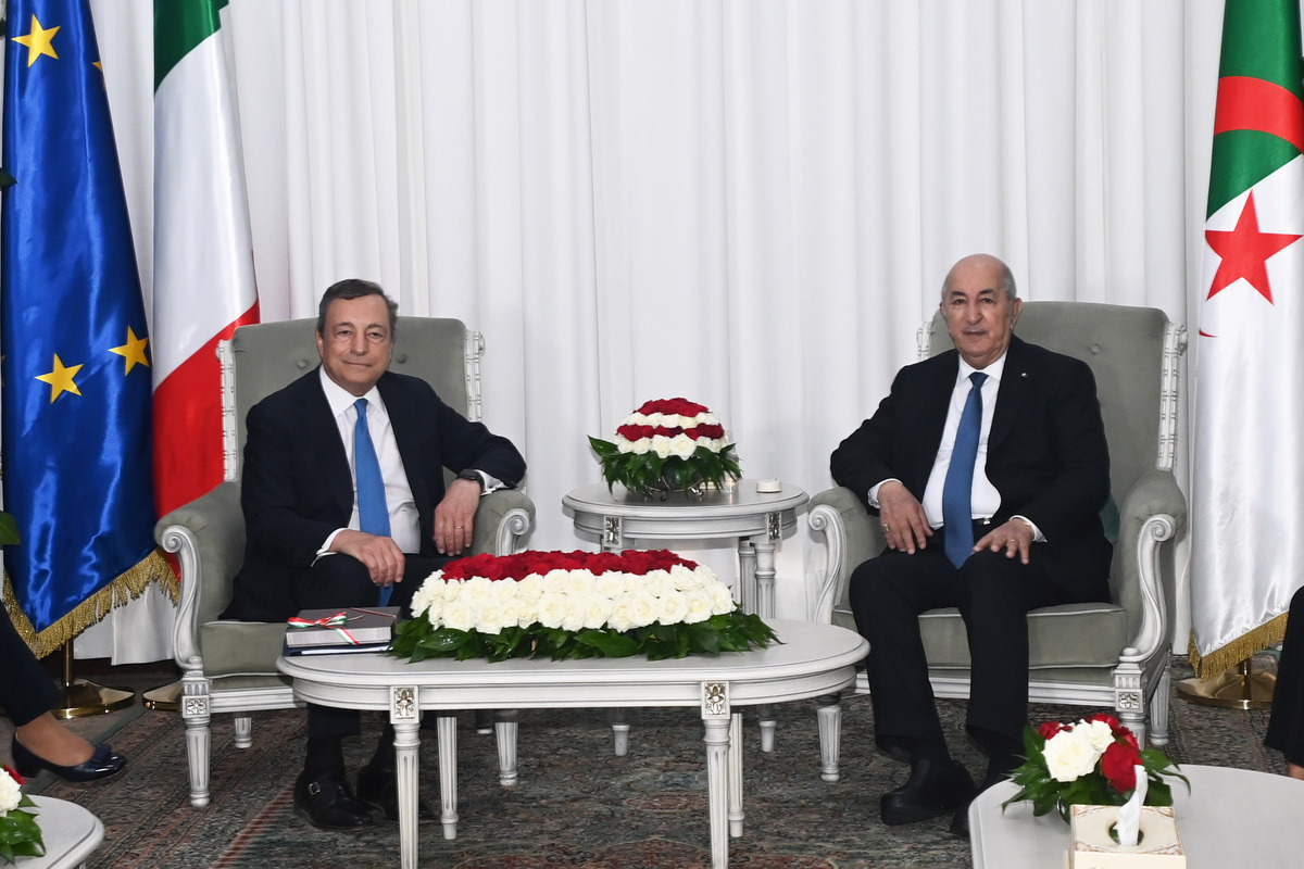 Gas, stretto l’accordo Italia-Algeria: in arrivo altri 4 mld di metri cubi Gas, stretto l’accordo Italia-Algeria: in arrivo altri 4 mld di metri cubi
