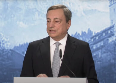 Draghi in Algeria con 6 ministri: viaggio chiave per comprare ancora più gas