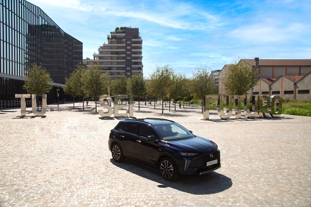 In viaggio nel futuro con nuovo DS7 In viaggio nel futuro con nuovo DS7