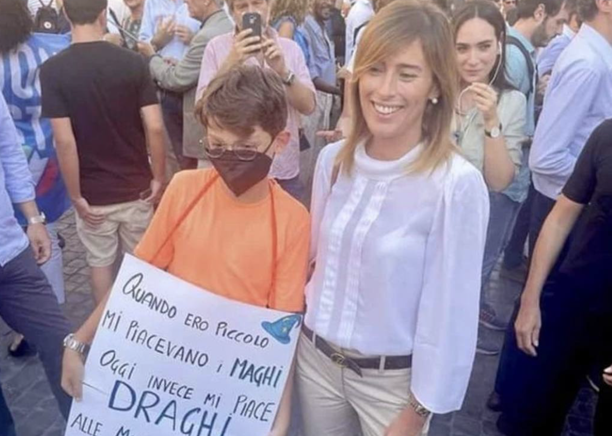 Bufera sulla Boschi con il bambino “pro-Draghi”. E Italia Viva da Louis Vuitton… Bufera sulla Boschi con il bambino “pro-Draghi”. E Italia Viva da Louis Vuitton…