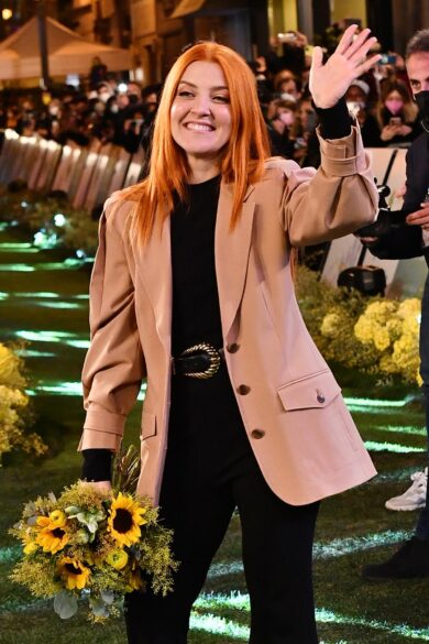 Dybala-Roma, Noemi come Sabrina Ferilli. Promessa scudetto: “Esco tutto”