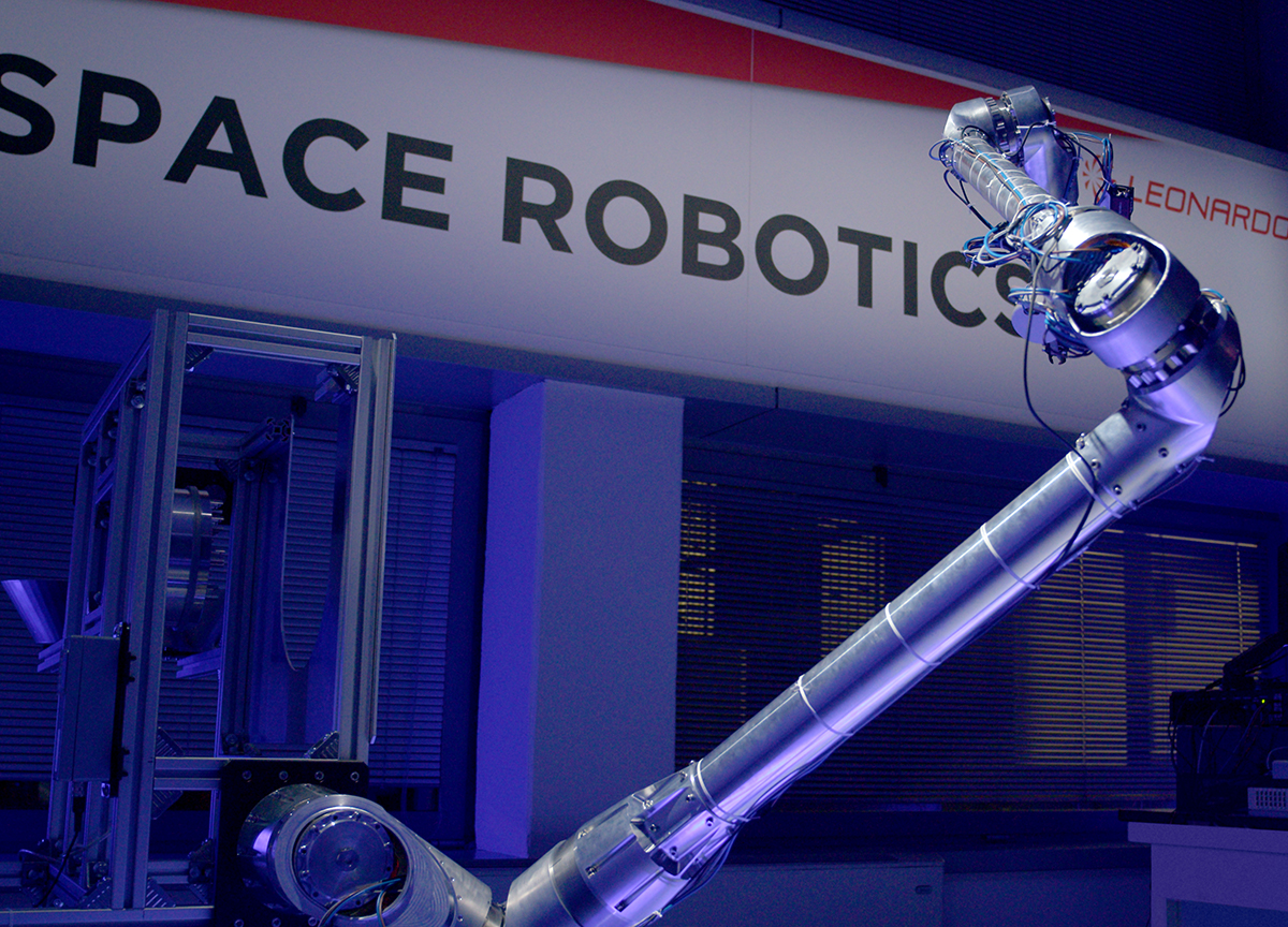 Leonardo, accordo con ESA per braccio robotico su Marte Leonardo, accordo con ESA per braccio robotico su Marte