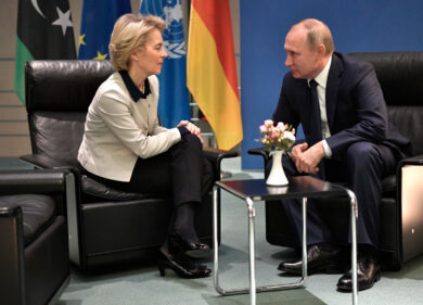 Governo, la crisi scuote anche la maggioranza Ursula. Mosca irride l’Italia