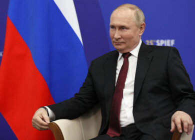 Gazprom aumenta del 75% le consegne di gas: Putin celebra la caduta di Draghi