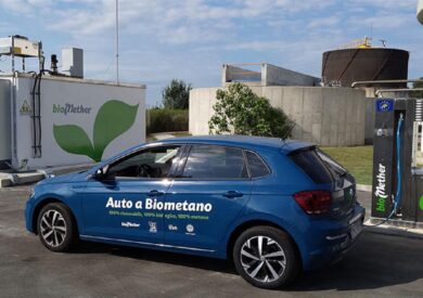 Da Milano alla casa di Babbo Natale, il viaggio di Sertori in auto a biometano