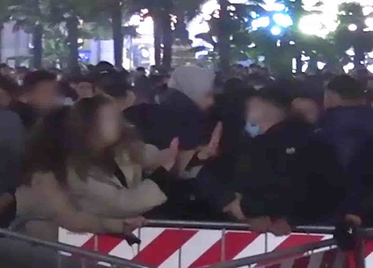 Violenze di Capodanno, a processo i tre giovani arrestati Violenze di Capodanno, a processo i tre giovani arrestati