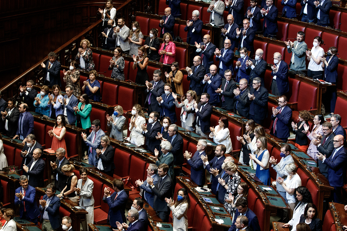 Pensioni, il vitalizio dei parlamentari è salvo (anche se il governo è caduto) Pensioni, il vitalizio dei parlamentari è salvo (anche se il governo è caduto)