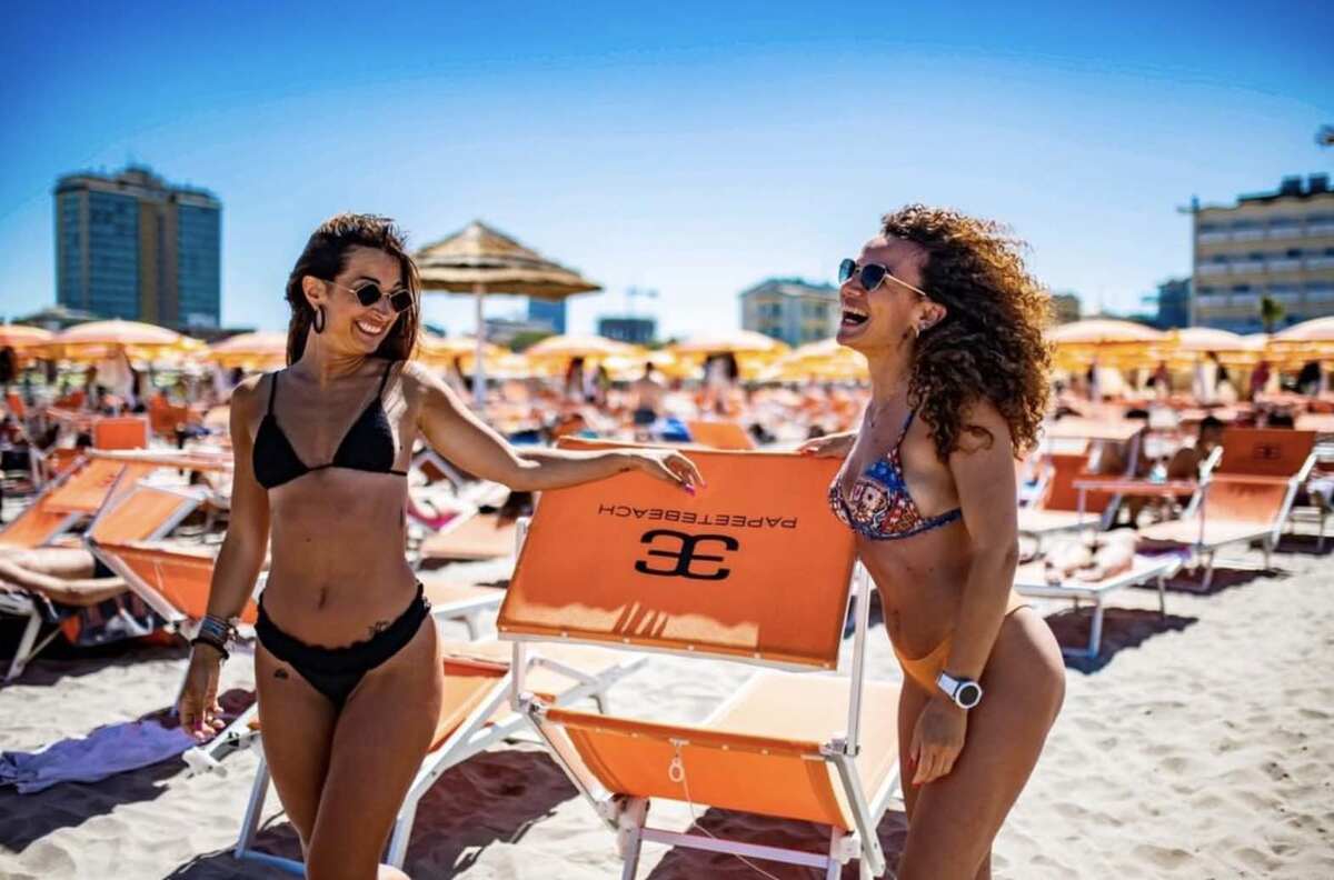 Un’estate ritmo e relax? Tra Papeete, Praja, Fino, The Beach si può!