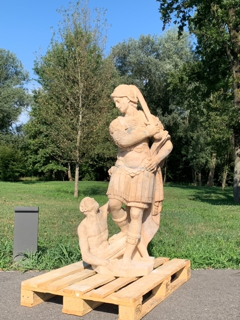 Techbau adotta una statua del duomo di Milano Techbau adotta una statua del duomo di Milano
