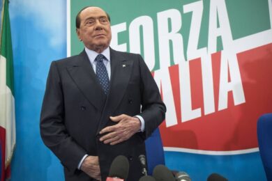 “Pensione minima a 1000 euro a tutti”, torna il Berlusconi “animale politico”