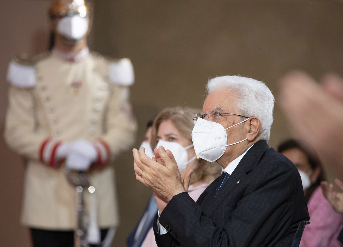 Mattarella, prima uscita dopo lo scioglimento delle camere al Santo Spirito Mattarella, prima uscita dopo lo scioglimento delle camere al Santo Spirito
