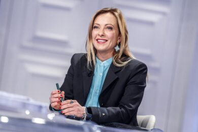 Elezioni, Meloni avvisa: “Governa chi vince”. E cerca di rassicurare gli Usa