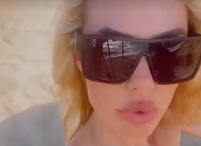 Ilary Blasi in spiaggia a Sabaudia senza Totti: gallery da urlo