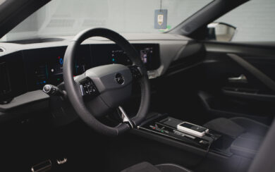 Opel svela la Astra Plug-in Hybrid nella versione Show Car di XS