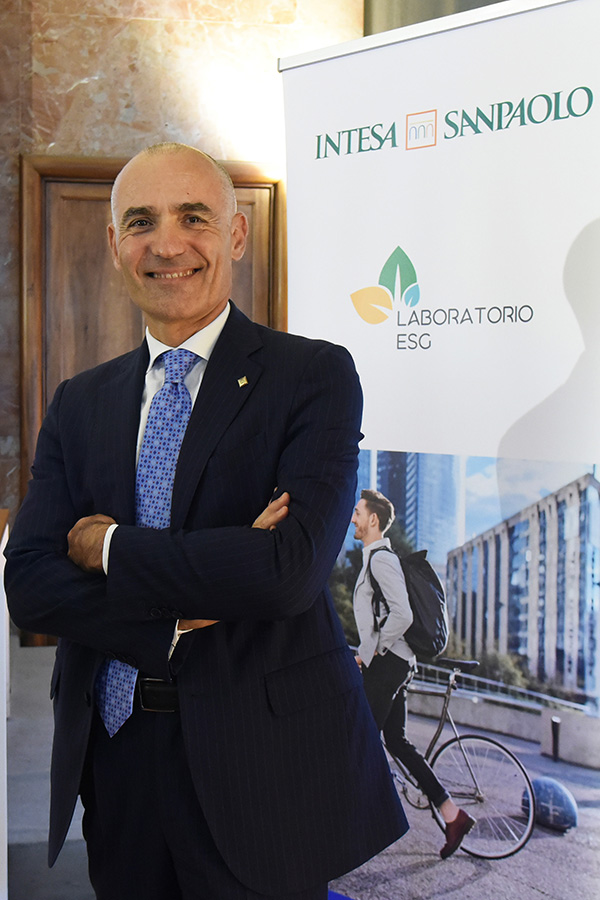 Intesa Sanpaolo, nasce in Puglia il laboratorio ESG Intesa Sanpaolo, nasce in Puglia il laboratorio ESG
