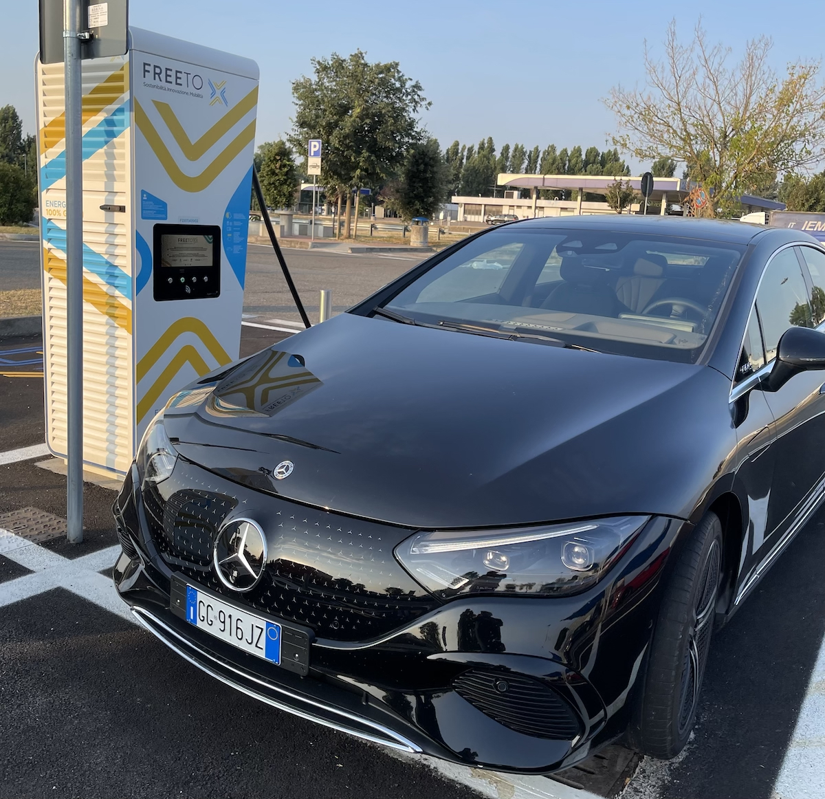 Stabile in Italia il mercato full electric, salgono gli ibridi Stabile in Italia il mercato full electric, salgono gli ibridi