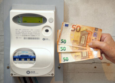 Come risparmiare energia elettrica: i consigli per ridurre i consumi