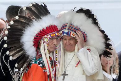 Papa Francesco in Canada: “Chiedo perdono a Dio per le sofferenze ai nativi”