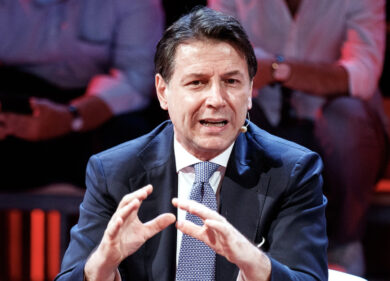 Conte: “Doppio mandato? Non è un diktat. Di Battista? Sì se rispetta la linea”