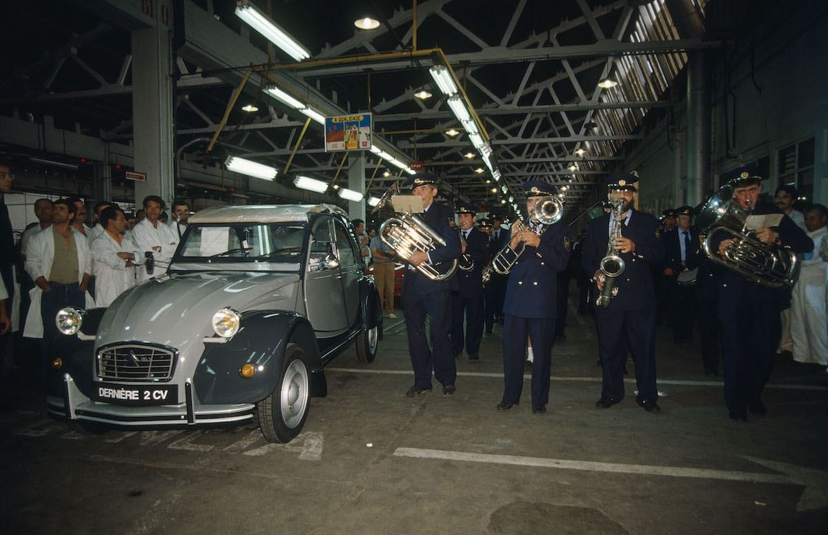 Il 27 luglio 1990 l’ultima Citroën 2CV usciva dalla produzione Il 27 luglio 1990 l’ultima Citroën 2CV usciva dalla produzione