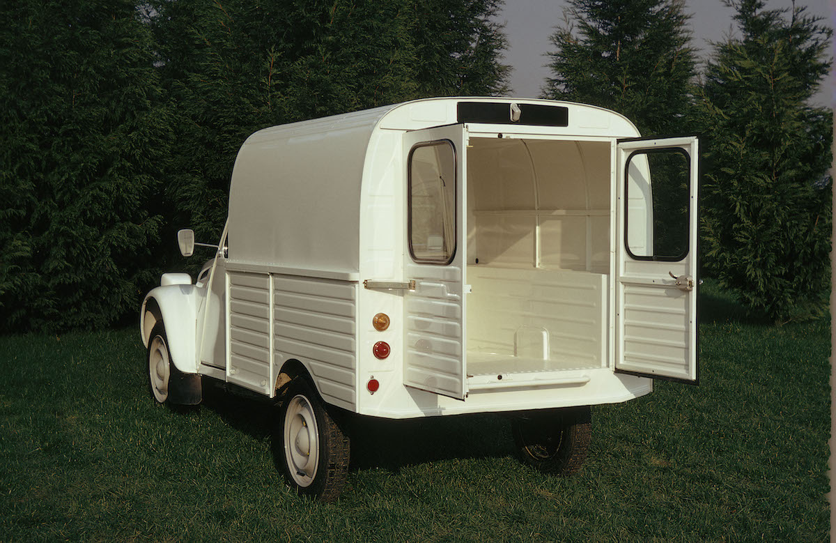Il 27 luglio 1990 l’ultima Citroën 2CV usciva dalla produzione Il 27 luglio 1990 l’ultima Citroën 2CV usciva dalla produzione