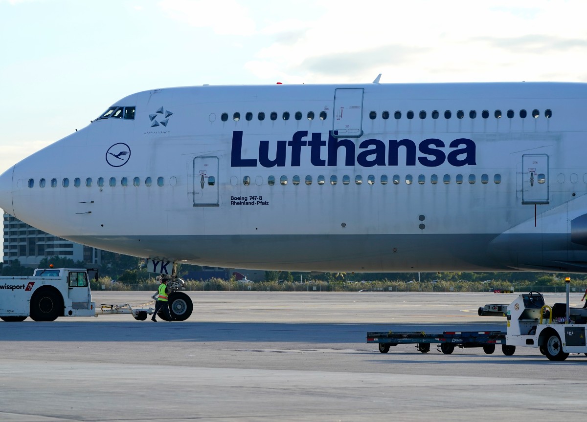 Lufthansa: 1000 voli cancellati, sciopero di 20000 impiegati Lufthansa: 1000 voli cancellati, sciopero di 20000 impiegati