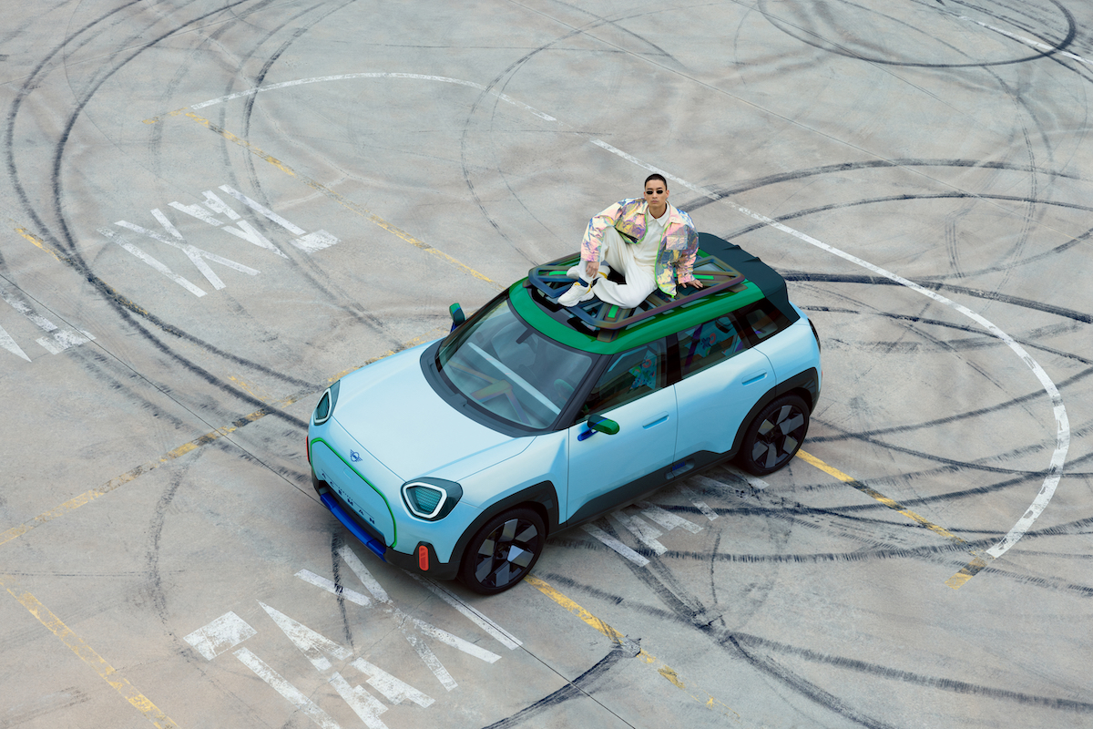 MINI svela il Concept Aceman: il primo crossover 100% elettrico
