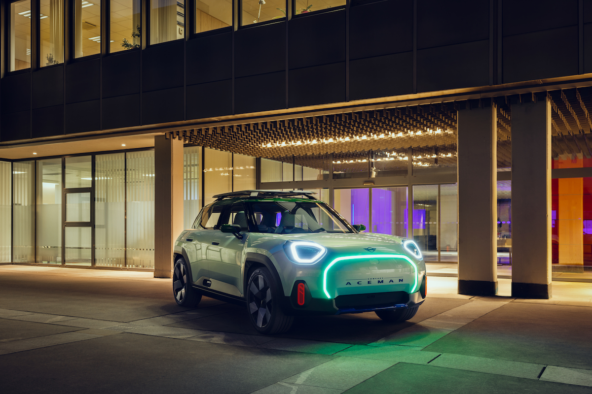 MINI svela il Concept Aceman: il primo crossover 100% elettrico