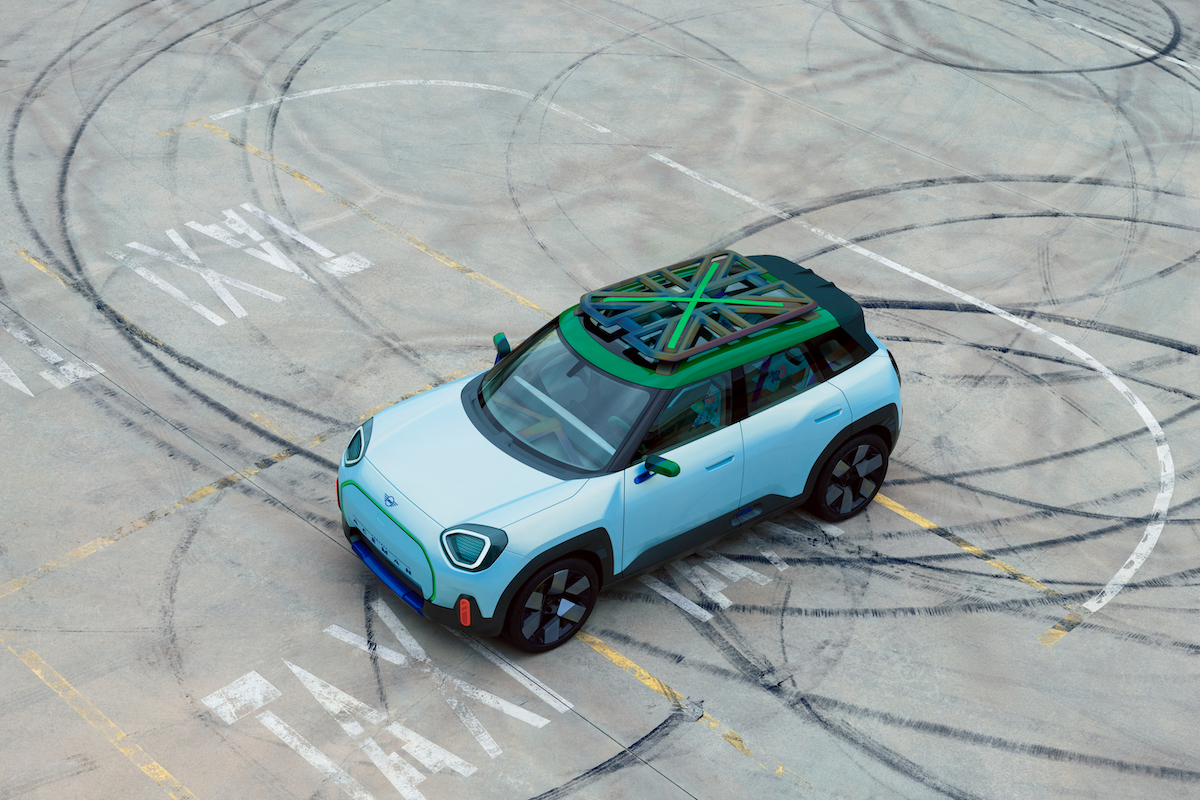 MINI svela il Concept Aceman: il primo crossover 100% elettrico