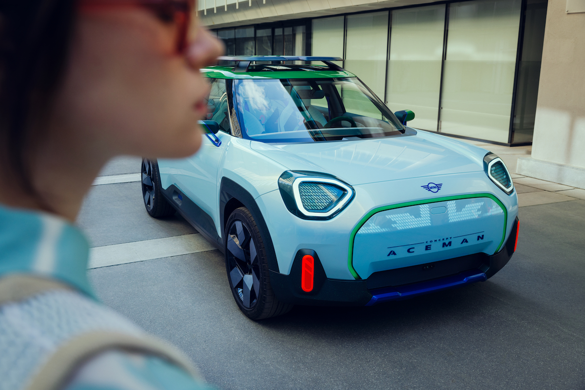 MINI svela il Concept Aceman: il primo crossover 100% elettrico