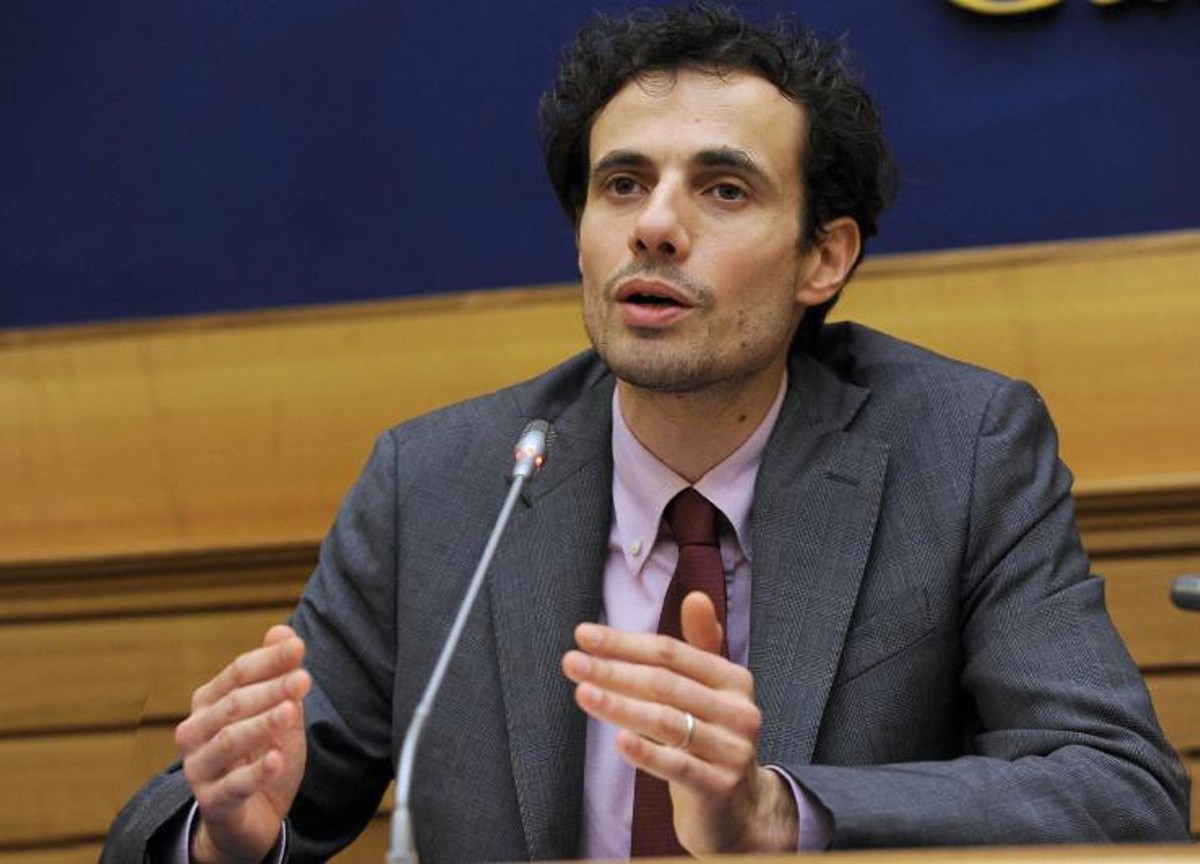 M5S, Crippa punta alla fronda interna. C’è chi ha fatto carriera così… M5S, Crippa punta alla fronda interna. C’è chi ha fatto carriera così…