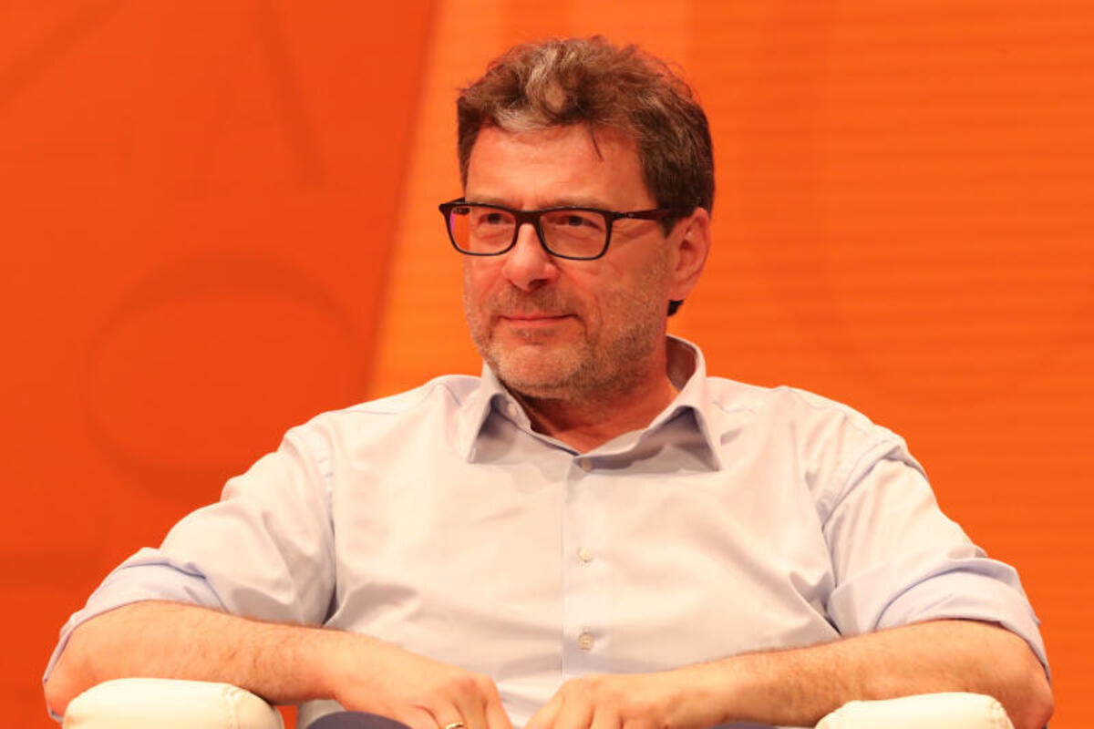Lombardia 2023, ipotesi Giorgetti? Il ministro nega: “Sosterrò Fontana” Lombardia 2023, ipotesi Giorgetti? Il ministro nega: “Sosterrò Fontana”