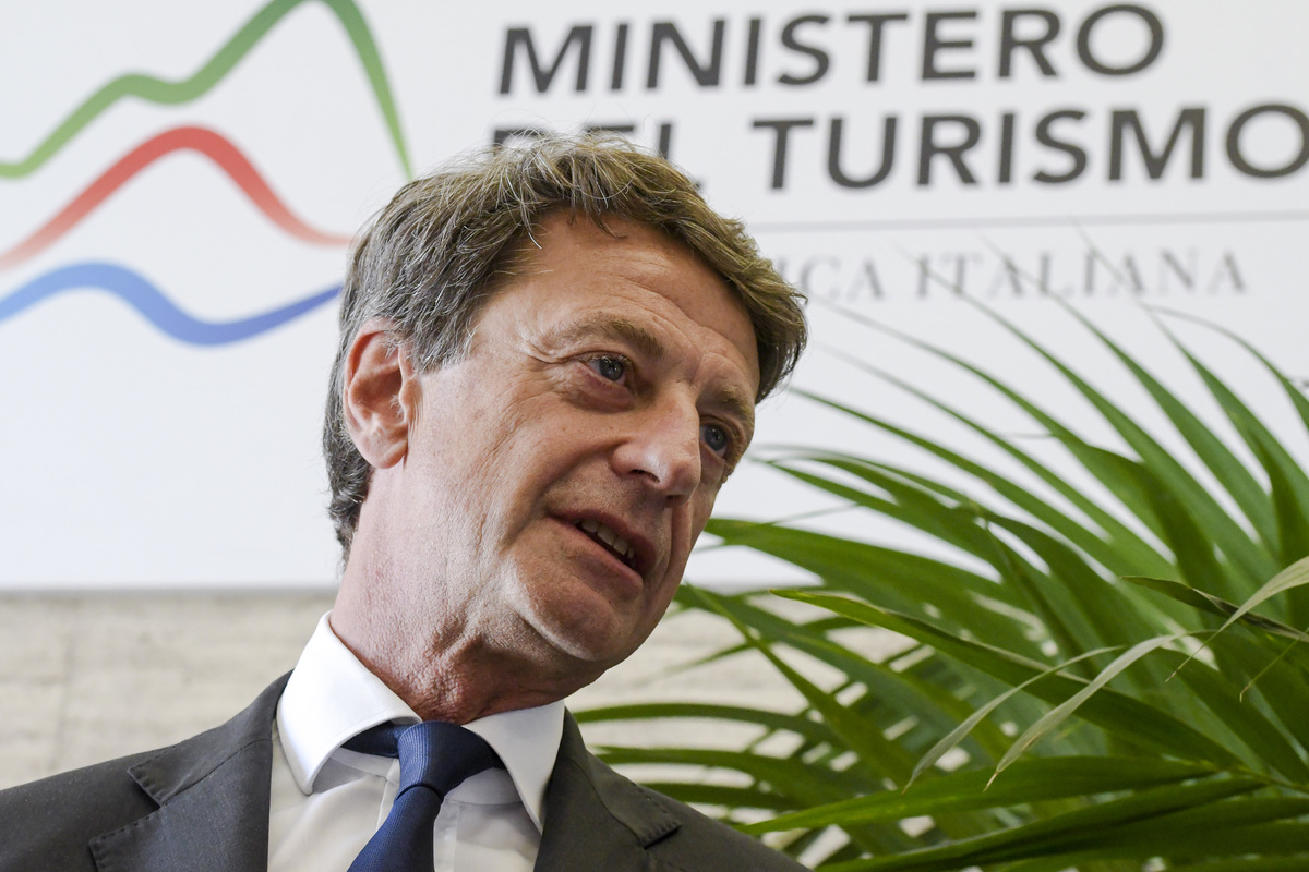 Trenitalia, Enel e Ministero insieme per il turismo sostenibile Trenitalia, Enel e Ministero insieme per il turismo sostenibile